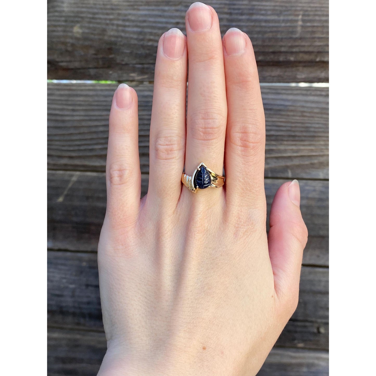 Vintage Solid 10k Yellow Gold Carved Blue Sapphire Ring - Size 7.75