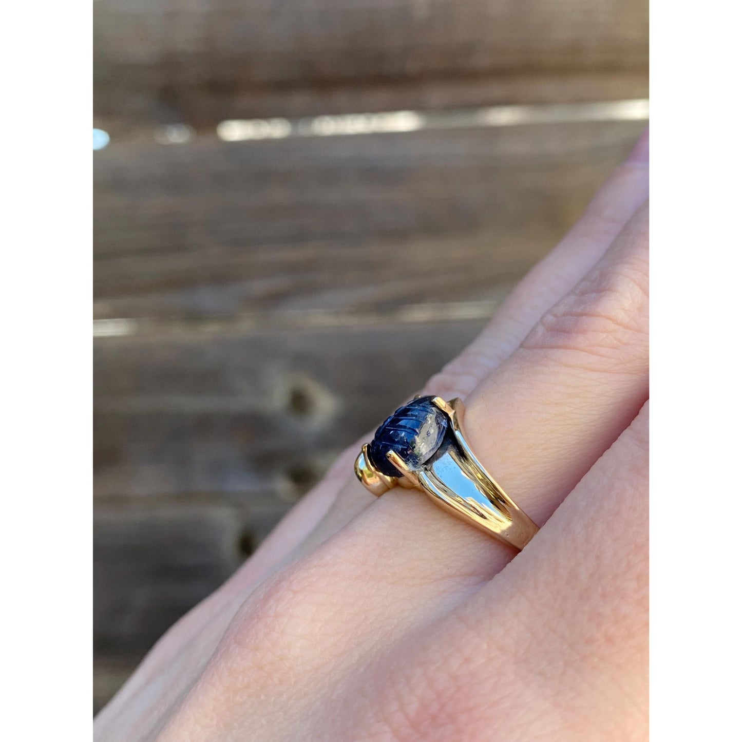 Vintage Solid 10k Yellow Gold Carved Blue Sapphire Ring - Size 7.75
