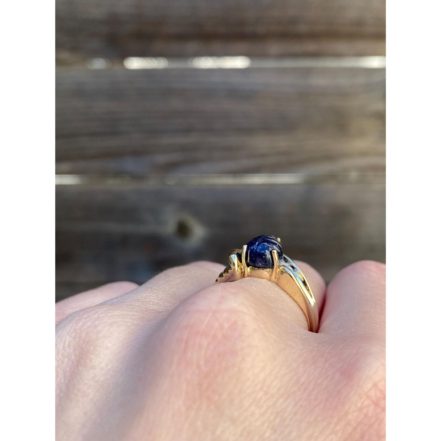 Vintage Solid 10k Yellow Gold Carved Blue Sapphire Ring - Size 7.75