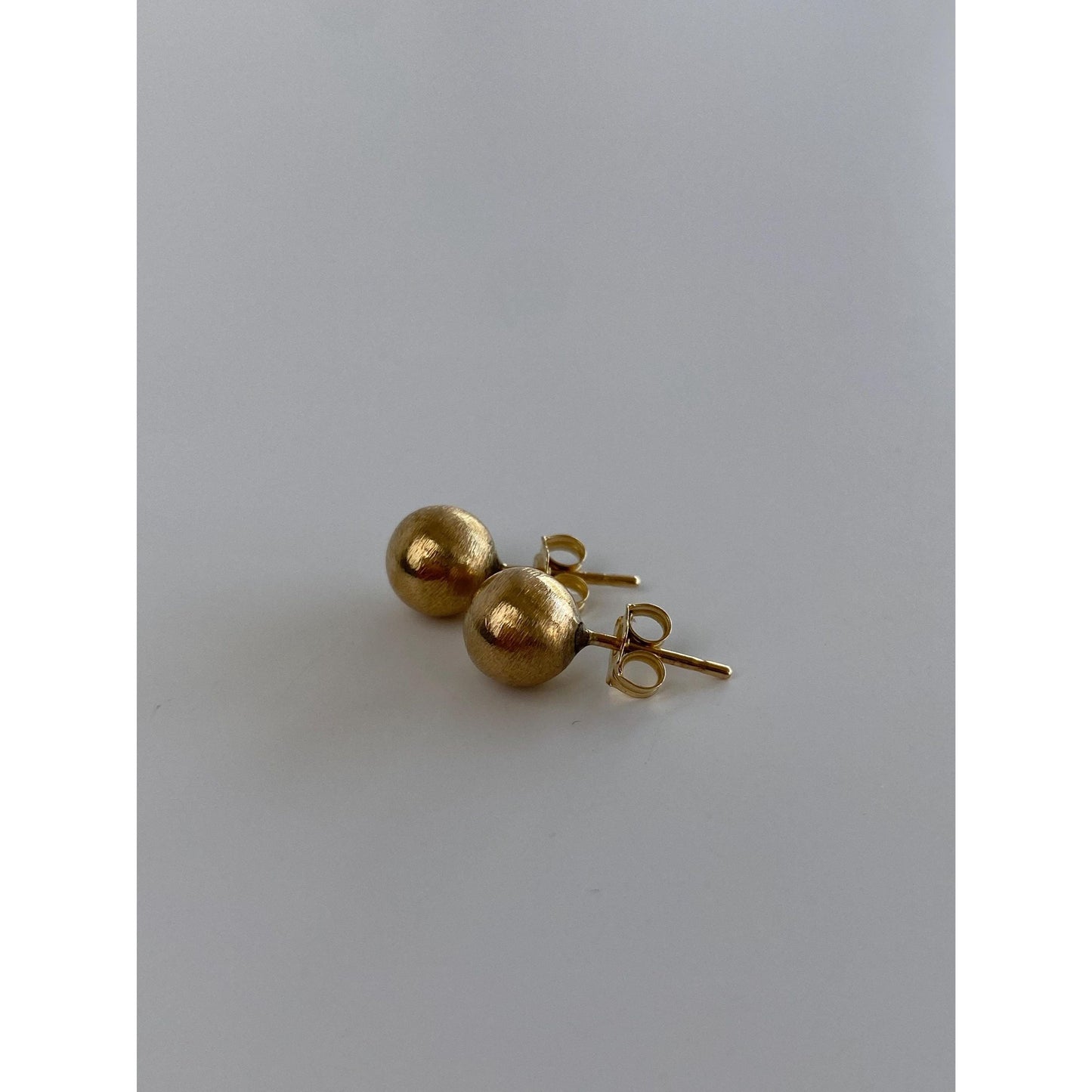 Vintage 14k Yellow Gold Satin Ball Stud Earrings