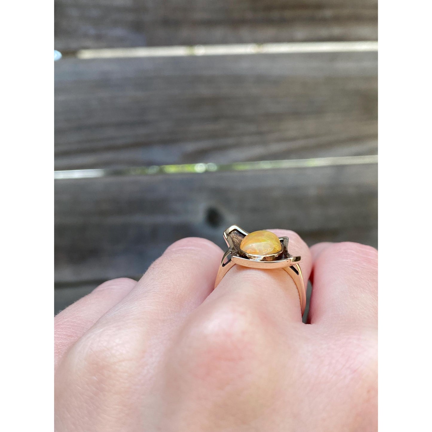 Vintage Solid 14k Yellow Gold Mexican Fire Opal Ring Band - Size 5.75