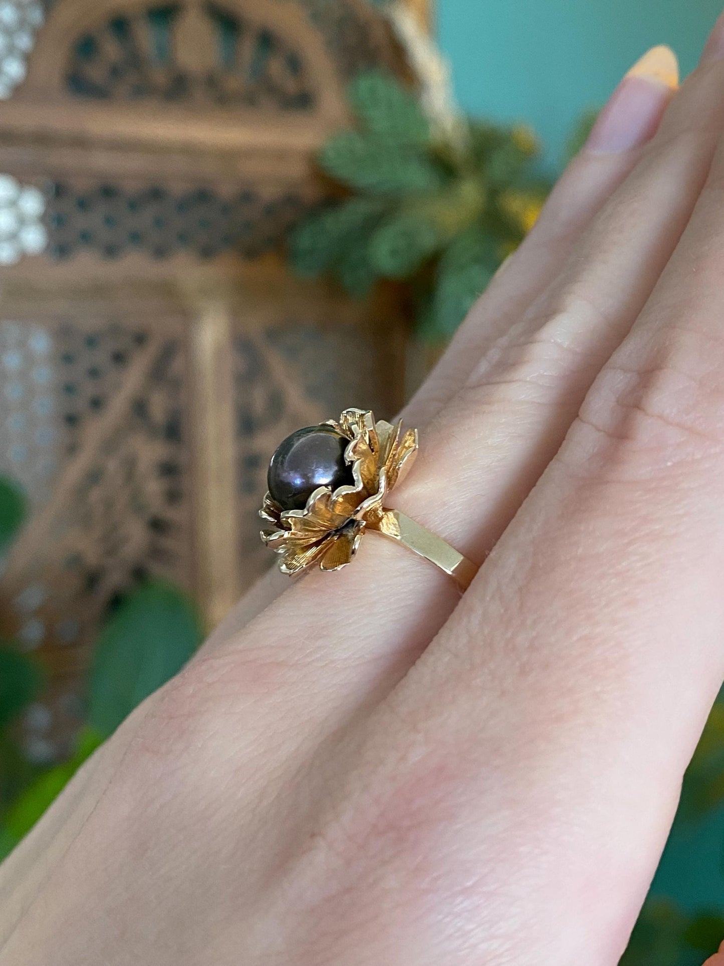 Vintage Solid 14k Yellow Gold Peacock Pearl Flower Ring - Size 6