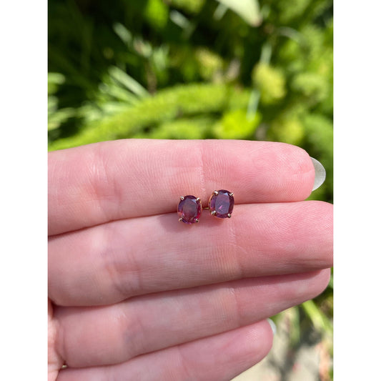 Vintage Solid 18k Yellow Gold Pink Spinel Stud Earrings