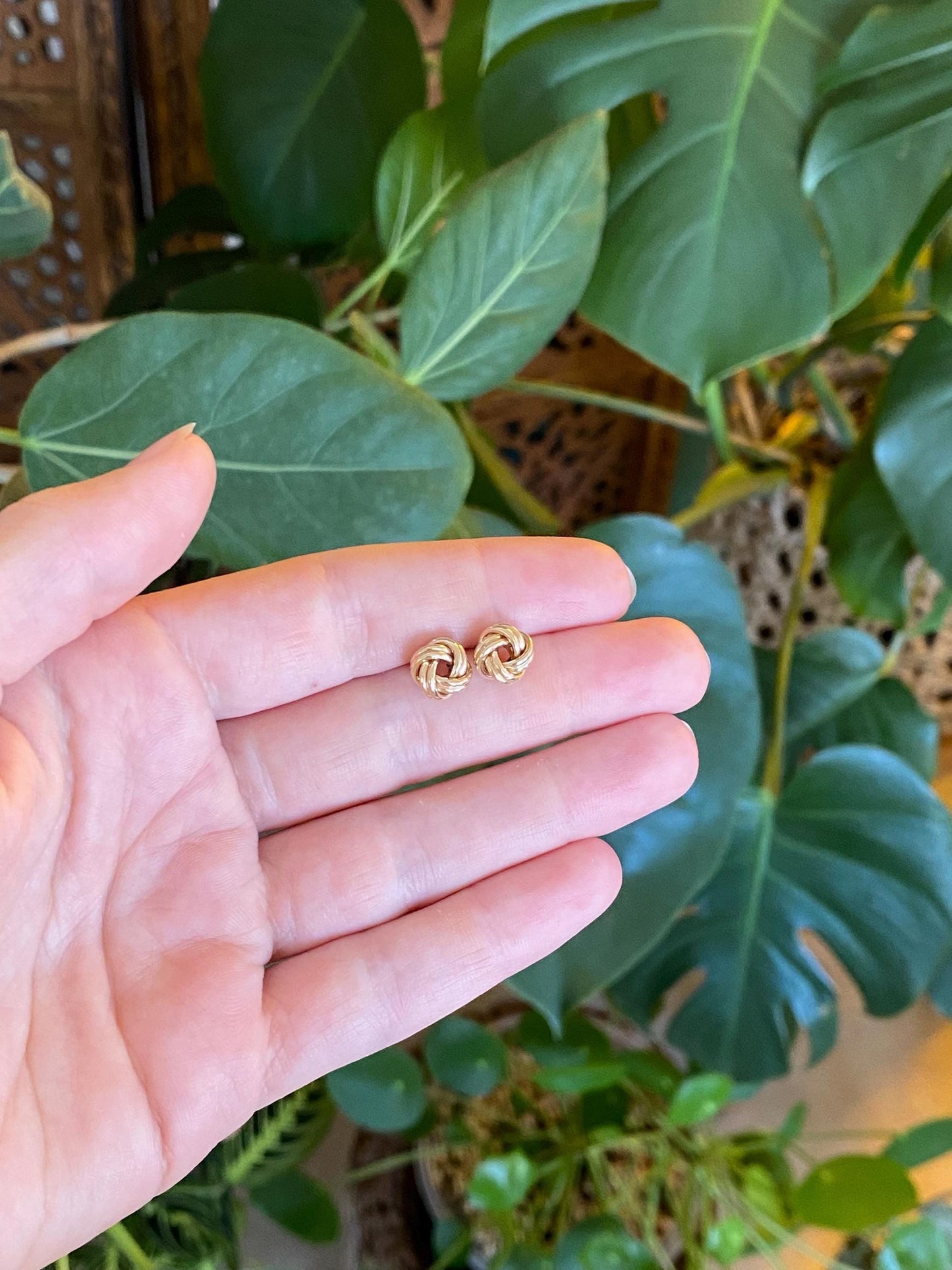 Vintage 14k Yellow Gold Knot Stud Earrings