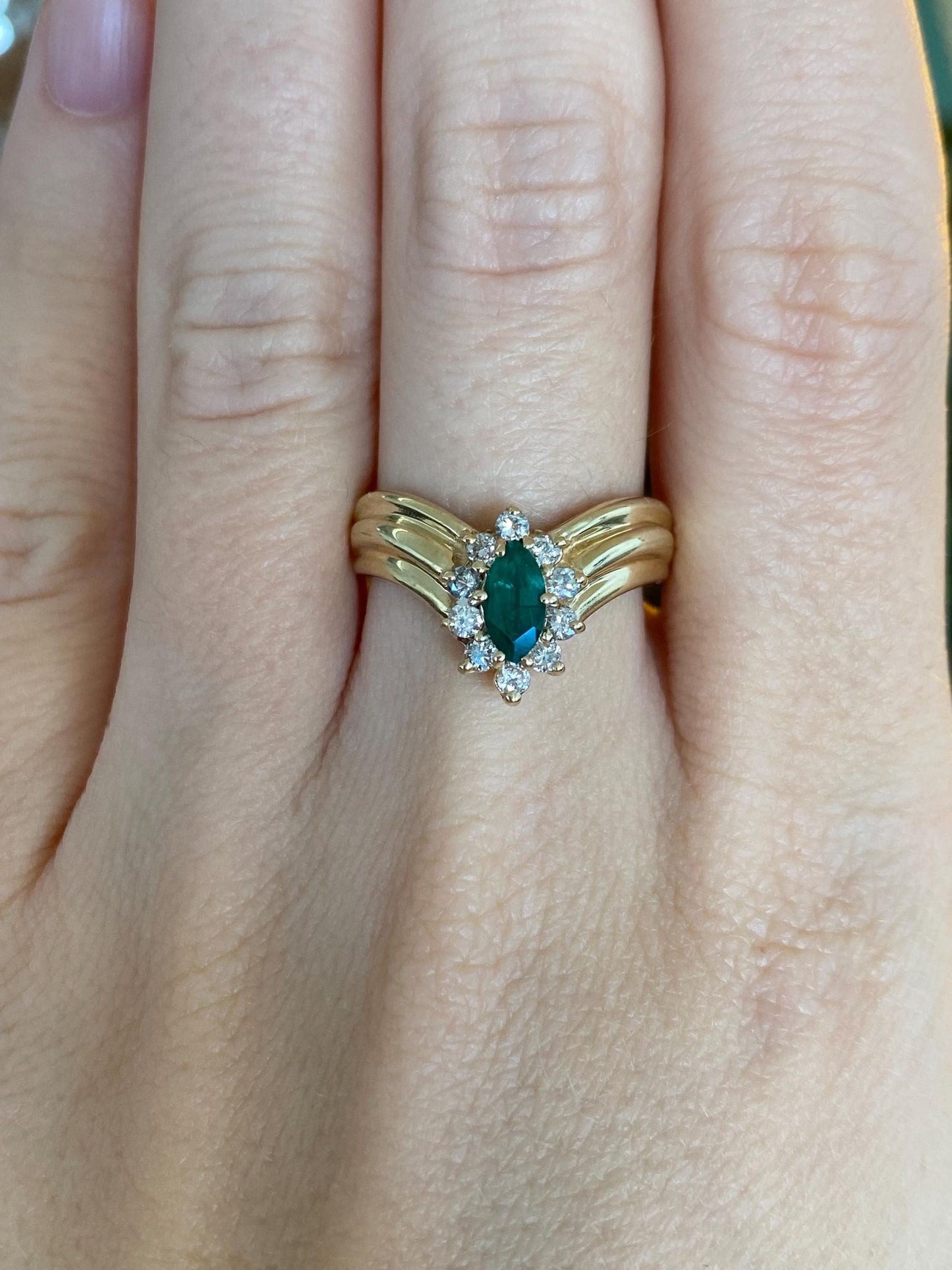 Vintage Solid 14k Yellow Gold Diamond Halo Emerald Designed Chevron Ring - Size 8.25