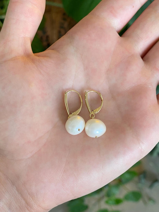 Vintage Solid 14k Yellow Gold Pearl Dangle Earrings