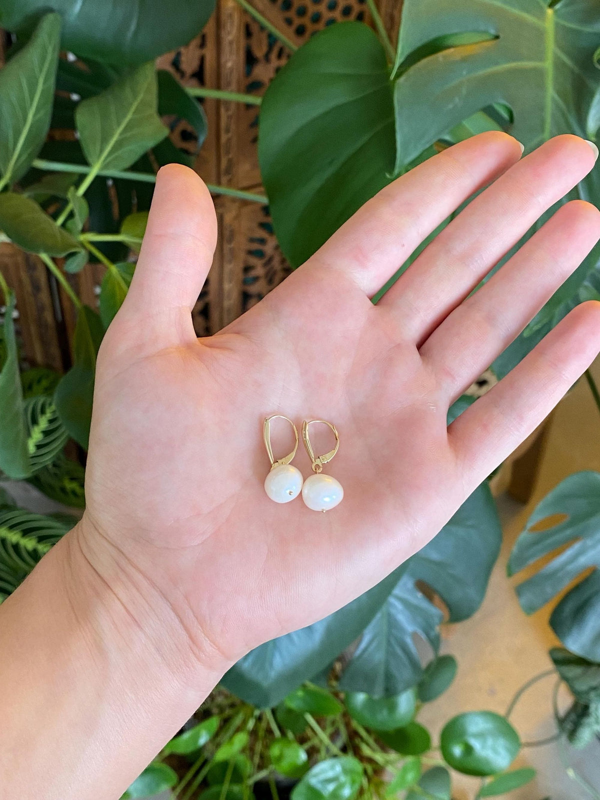 Vintage Solid 14k Yellow Gold Pearl Dangle Earrings