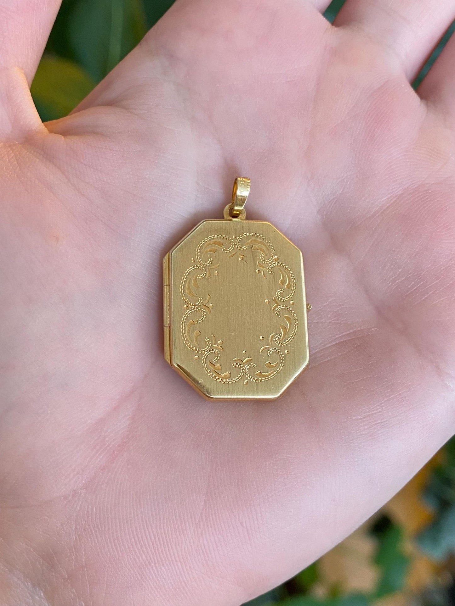 Vintage Solid 14k Yellow Gold Engraved Locket Charm
