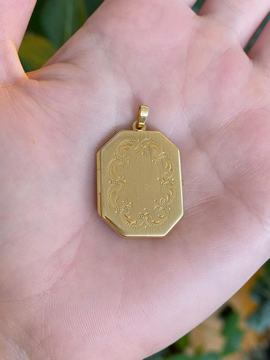 Vintage Solid 14k Yellow Gold Engraved Locket Charm