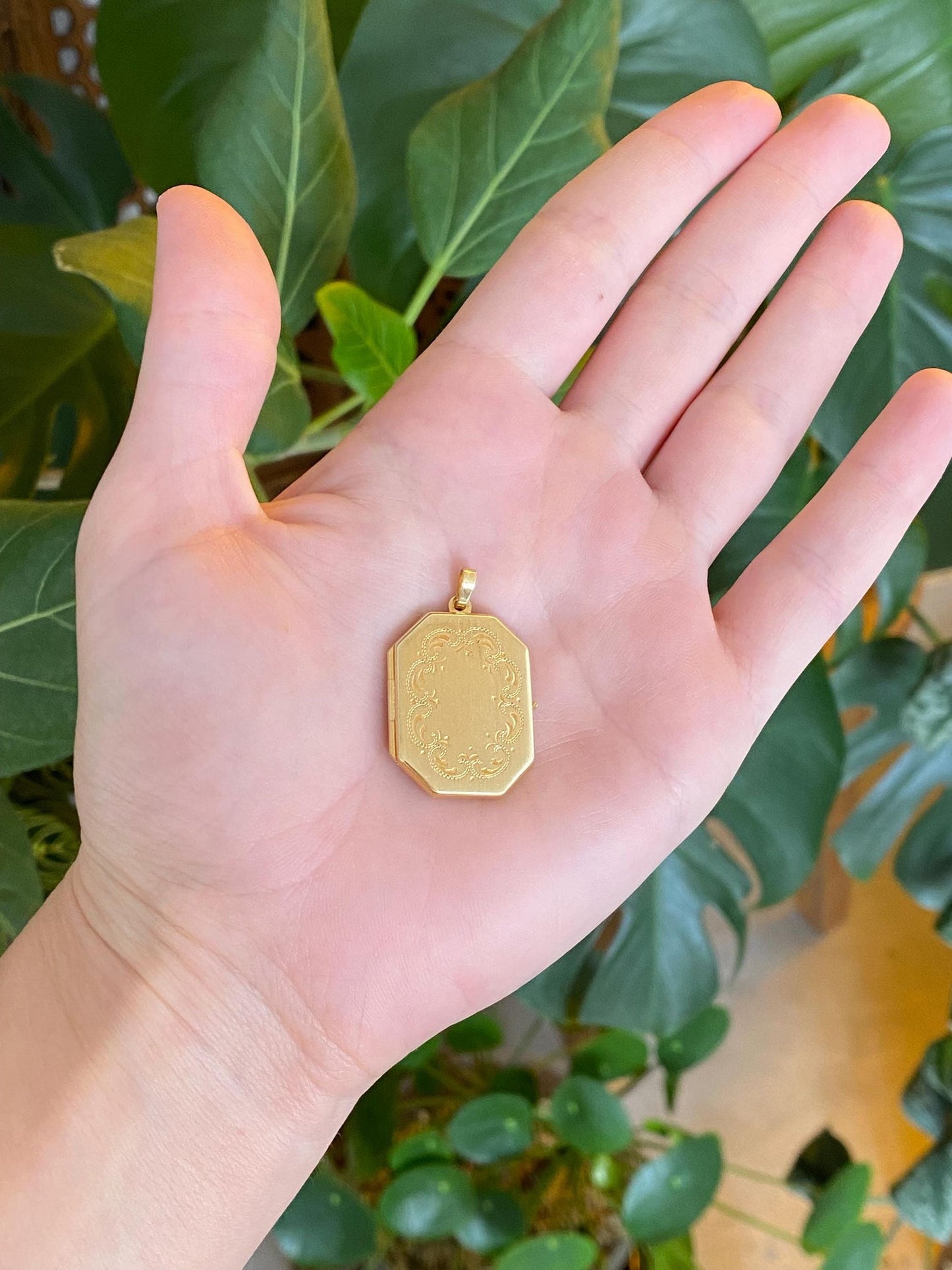 Vintage Solid 14k Yellow Gold Engraved Locket Charm