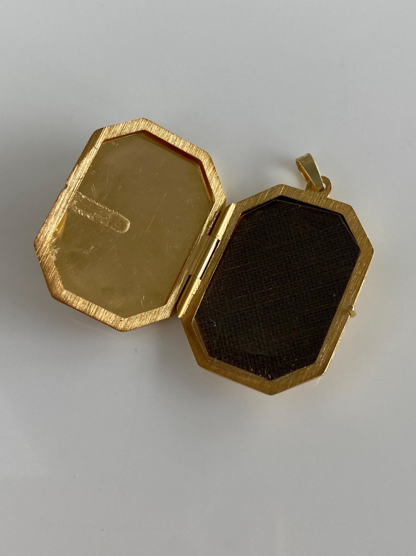 Vintage Solid 14k Yellow Gold Engraved Locket Charm