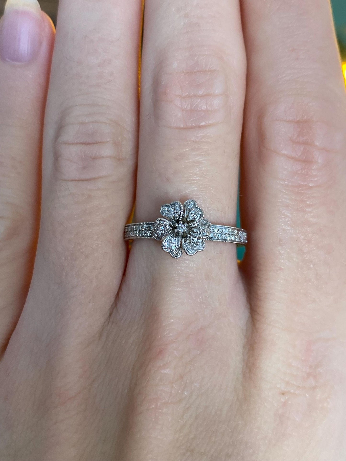 Vintage Solid 14k White Gold Diamond Flower Ring - Size 6.75