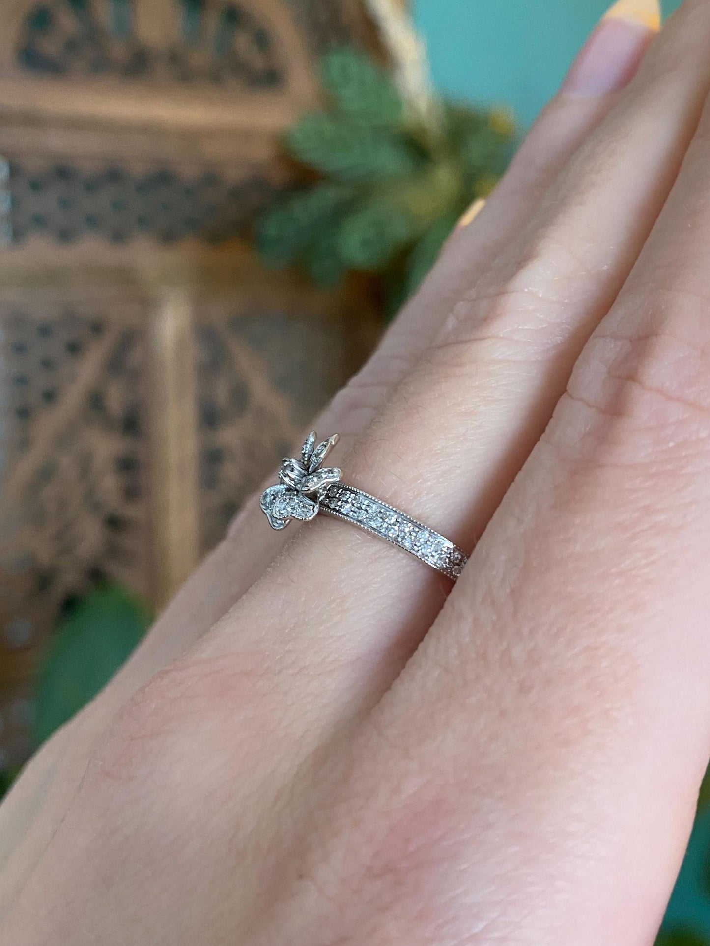 Vintage Solid 14k White Gold Diamond Flower Ring - Size 6.75