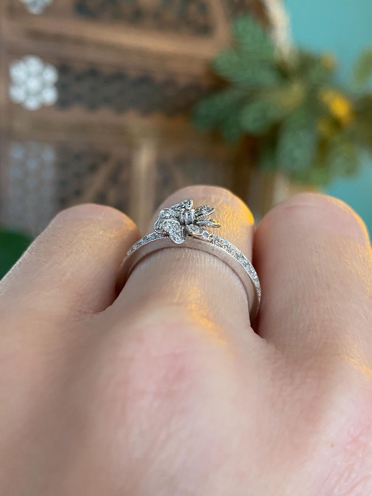 Vintage Solid 14k White Gold Diamond Flower Ring - Size 6.75