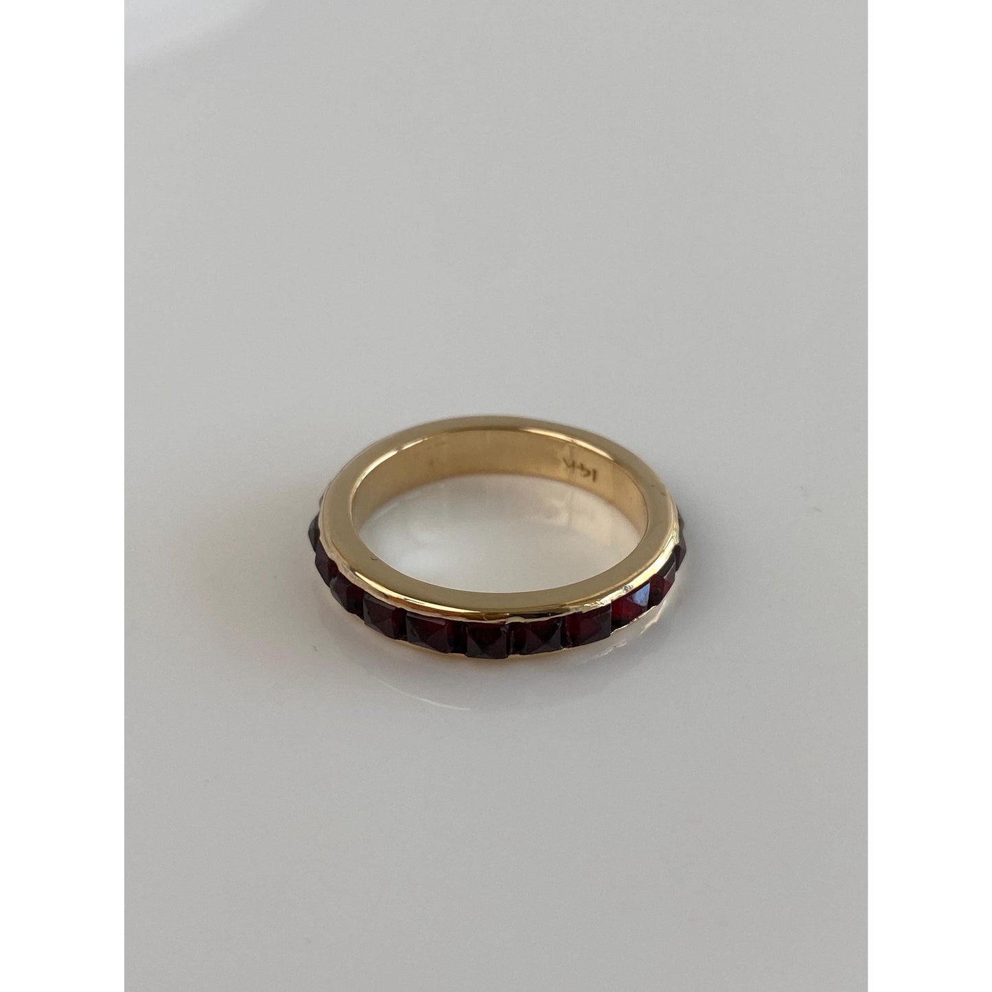 Vintage Solid 14k Yellow Gold Red Cubic Zirconia Pyramid Ring Band - Size 7.5