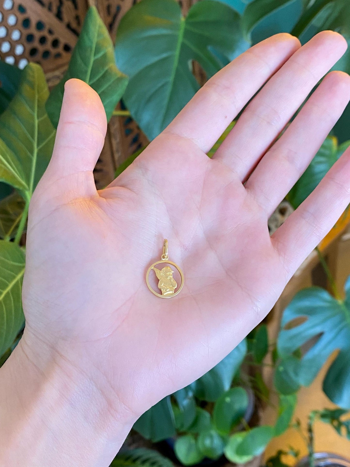Vintage Solid 18k Yellow Gold Cherub Angel Charm