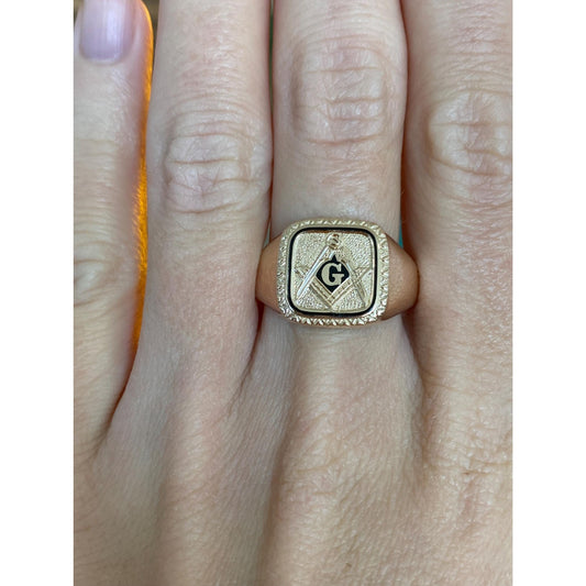 Vintage Solid 10k Rosey Gold Enamel Freemason Signet Ring - Size 9.25