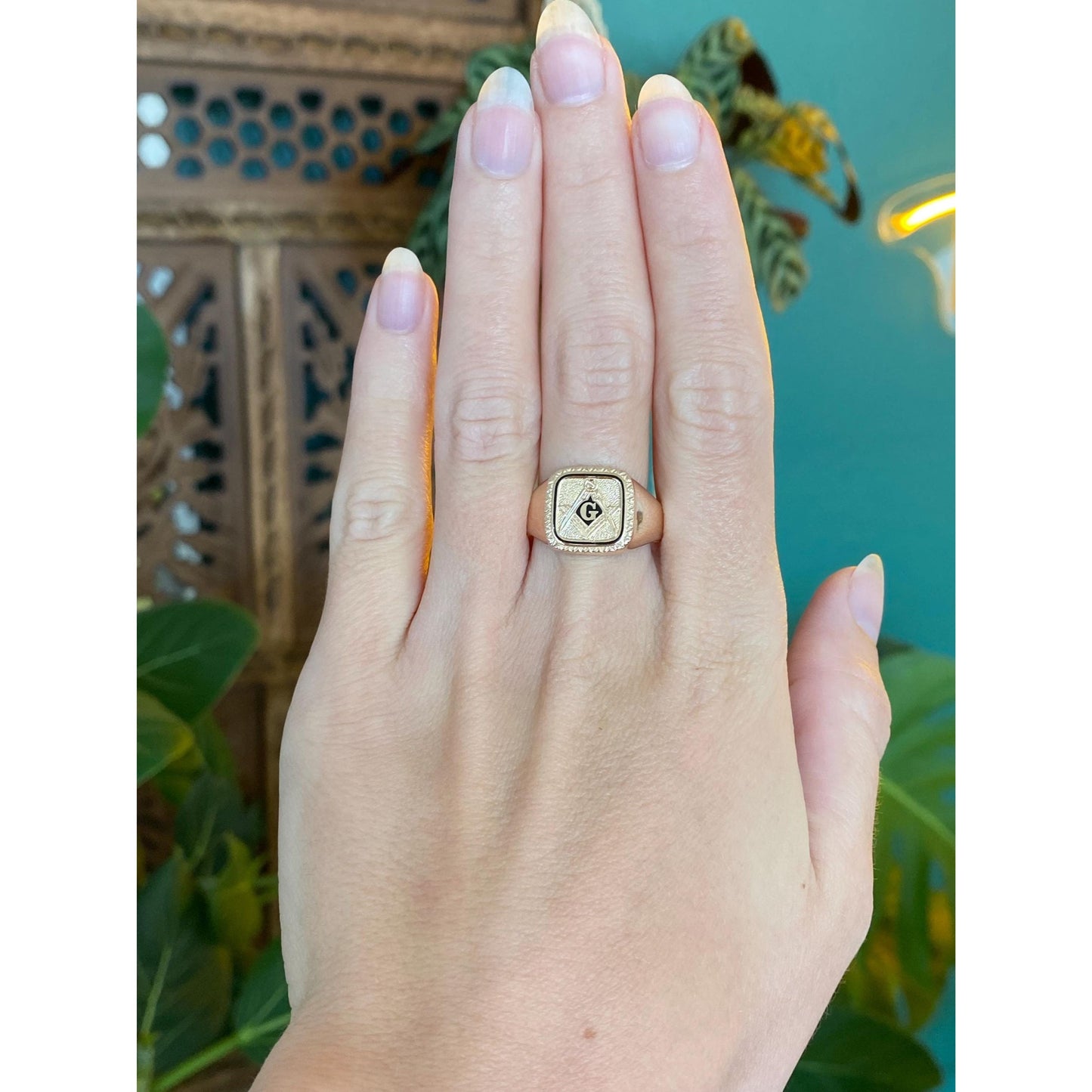 Vintage Solid 10k Rosey Gold Enamel Freemason Signet Ring - Size 9.25