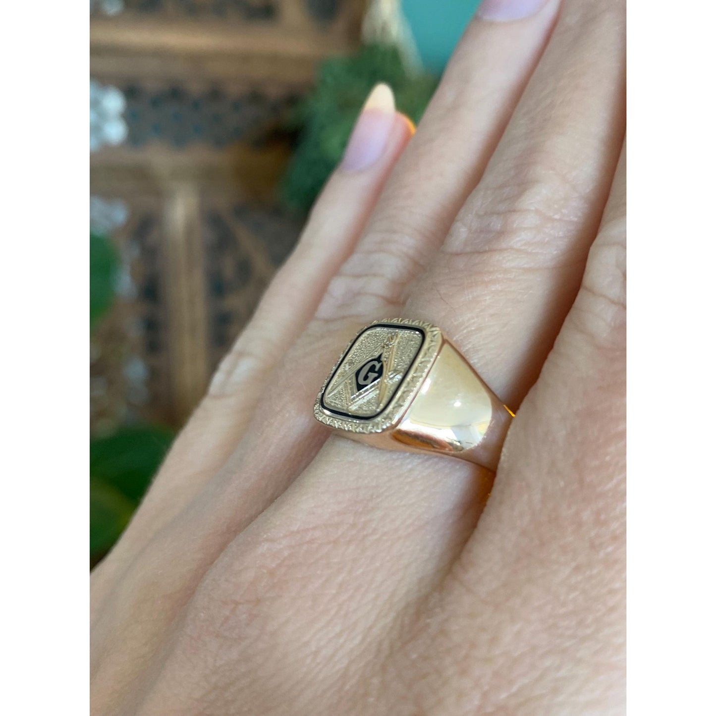 Vintage Solid 10k Rosey Gold Enamel Freemason Signet Ring - Size 9.25