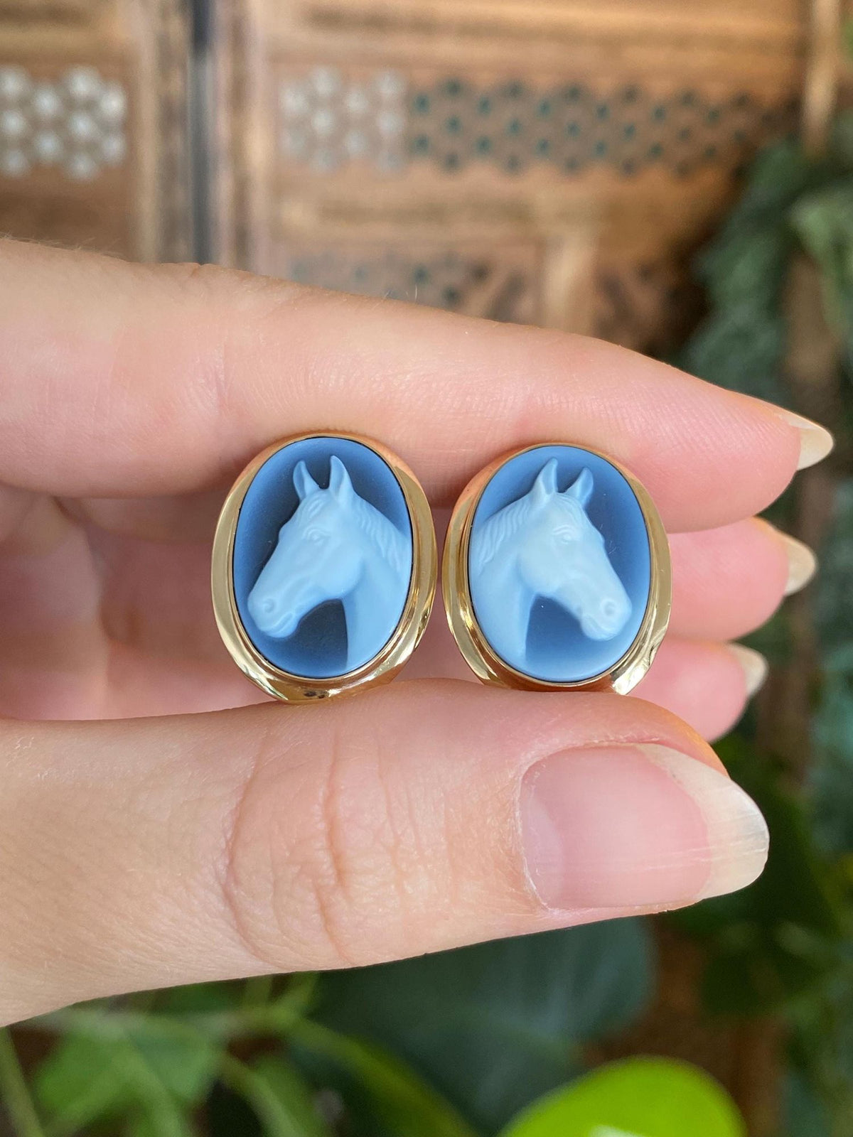 Vintage Solid 14k Yellow Gold Horse Cameo Drop Earrings