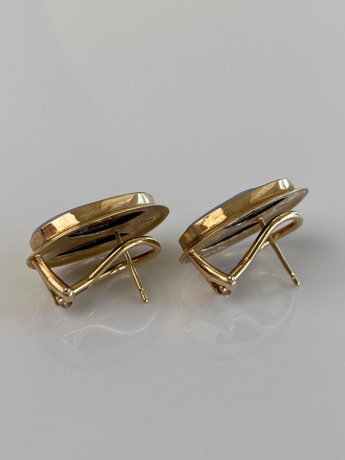 Vintage Solid 14k Yellow Gold Horse Cameo Drop Earrings
