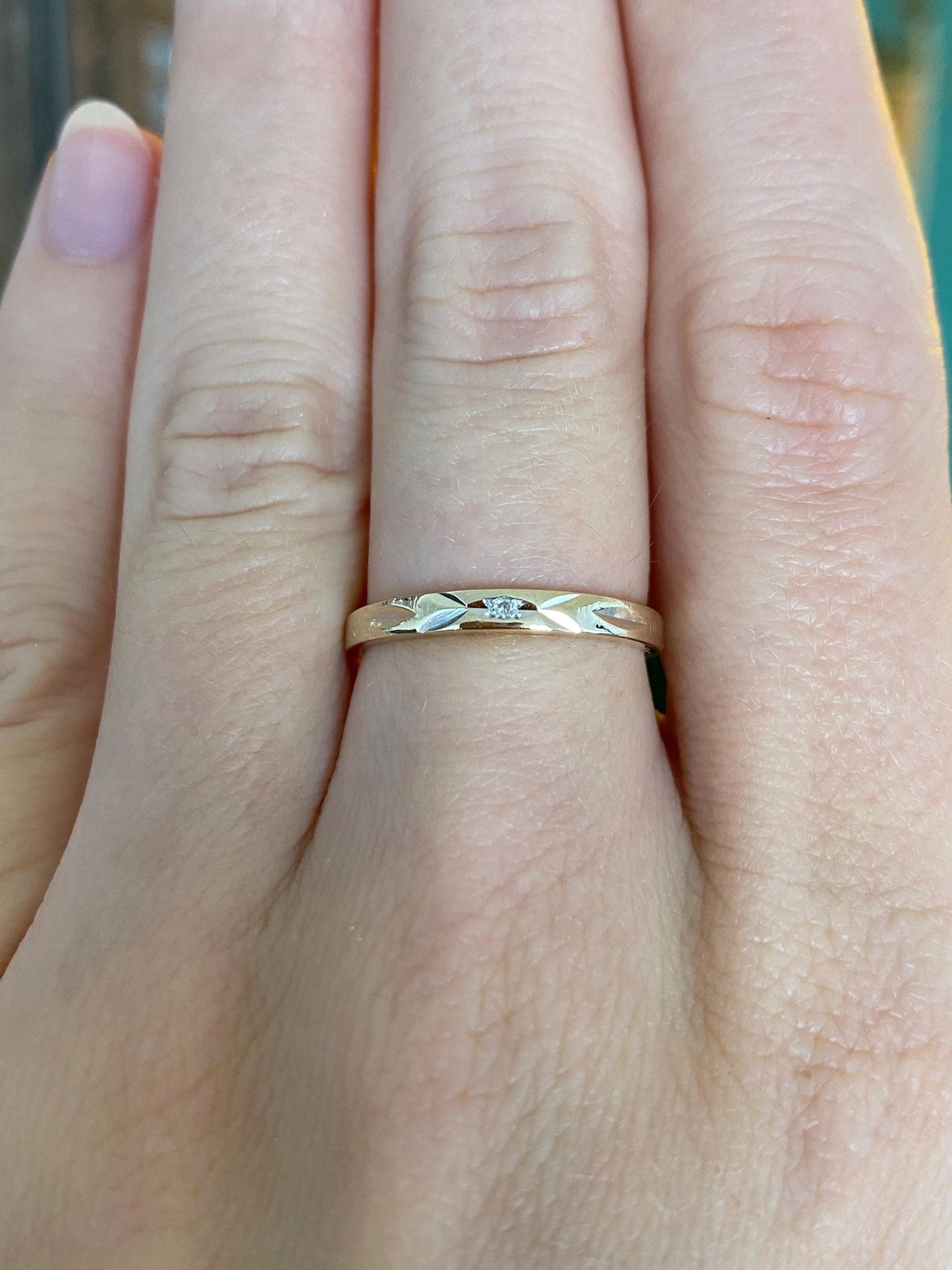 Vintage Solid 14k Yellow Gold Diamond Diamond Cut Ring Band - Size 5.25