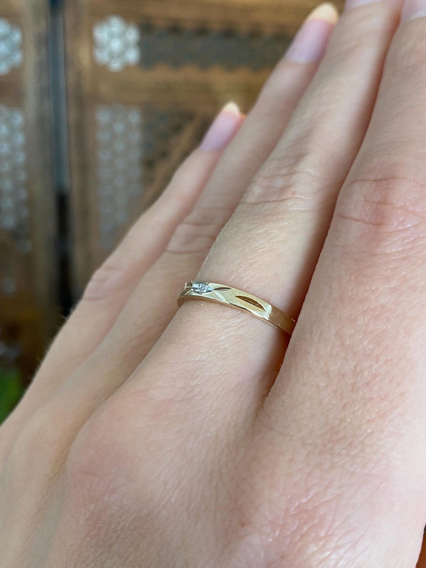 Vintage Solid 14k Yellow Gold Diamond Diamond Cut Ring Band - Size 5.25