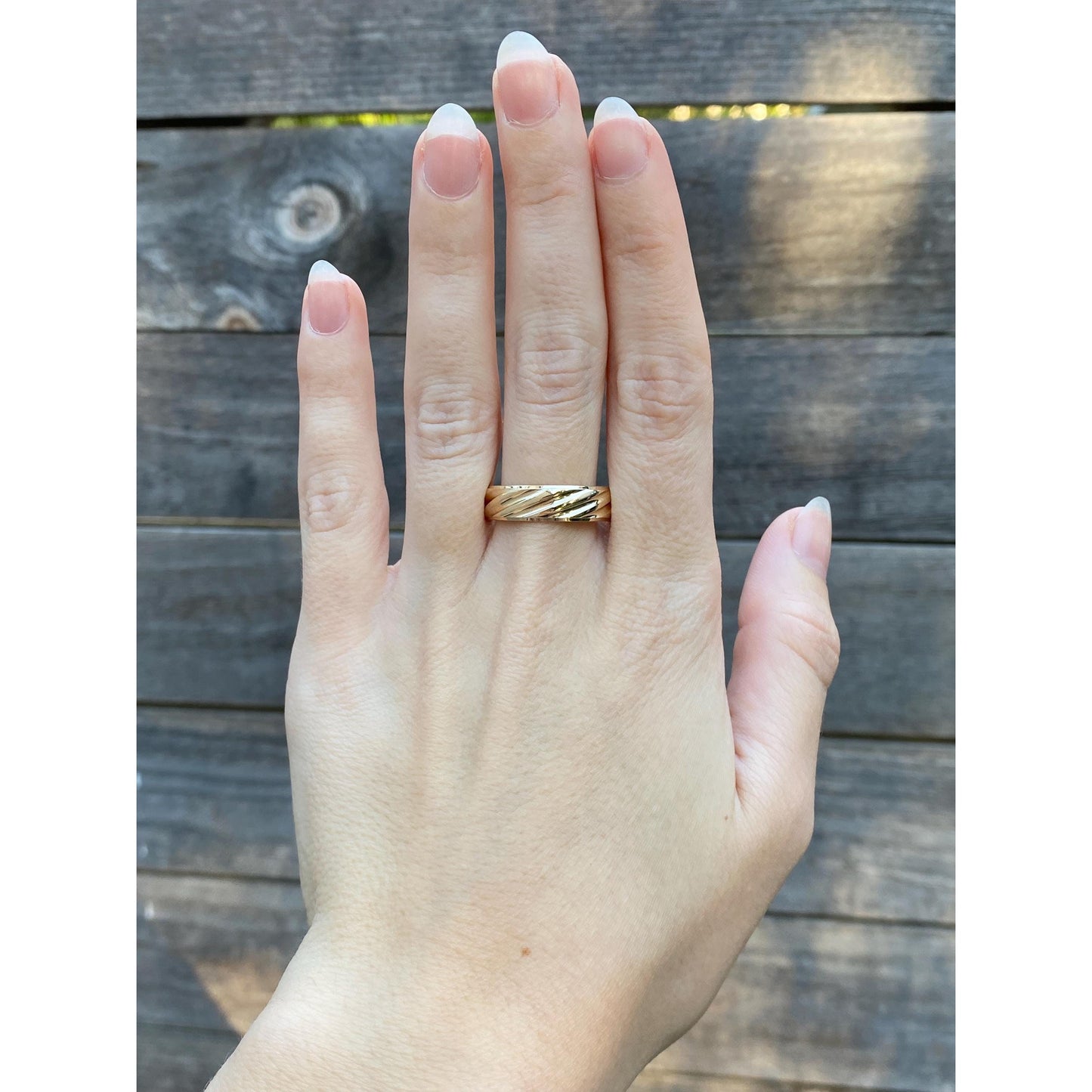 Vintage Solid 14k Yellow Gold Lined Texture Ring Band - Size 10