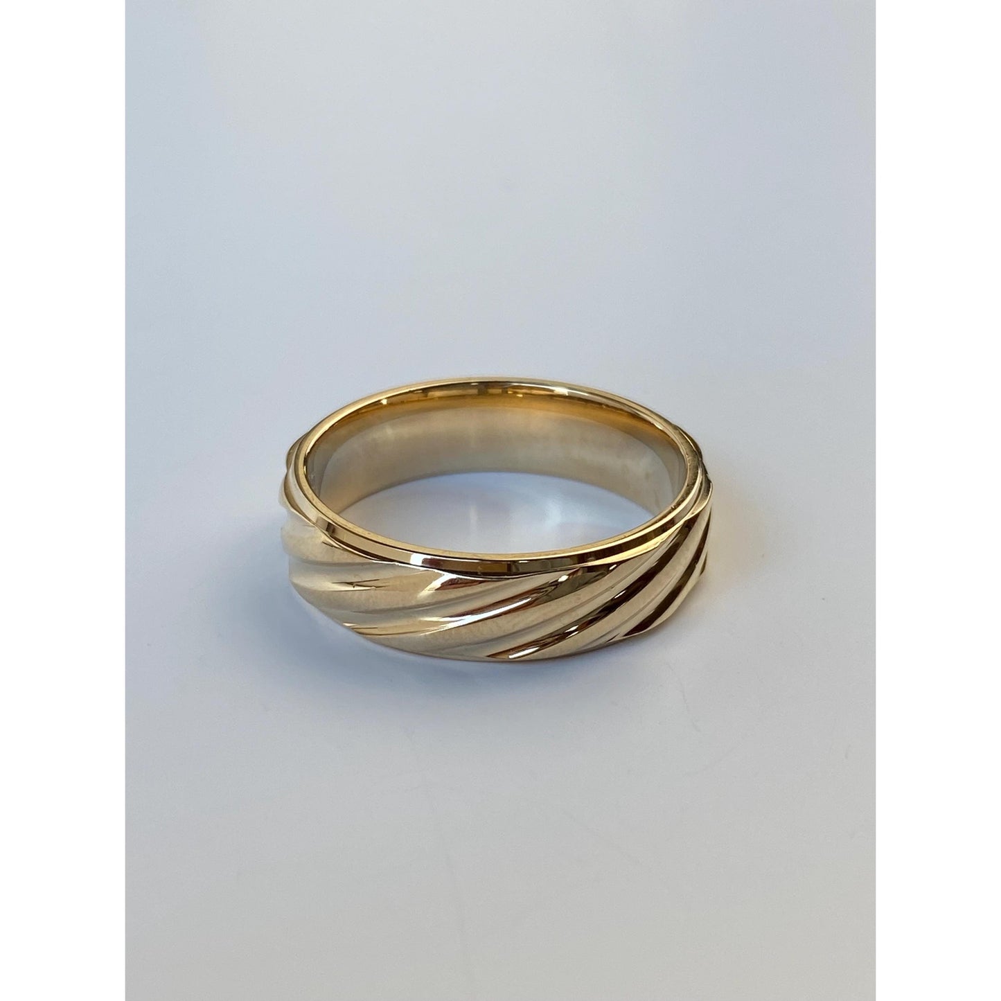 Vintage Solid 14k Yellow Gold Lined Texture Ring Band - Size 10