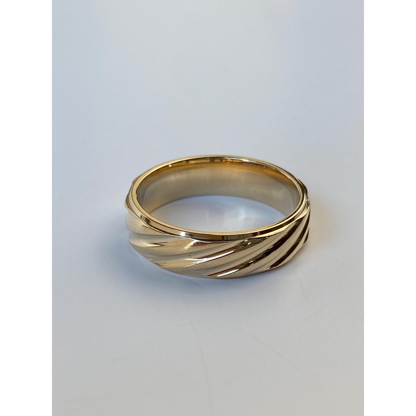 Vintage Solid 14k Yellow Gold Lined Texture Ring Band - Size 10