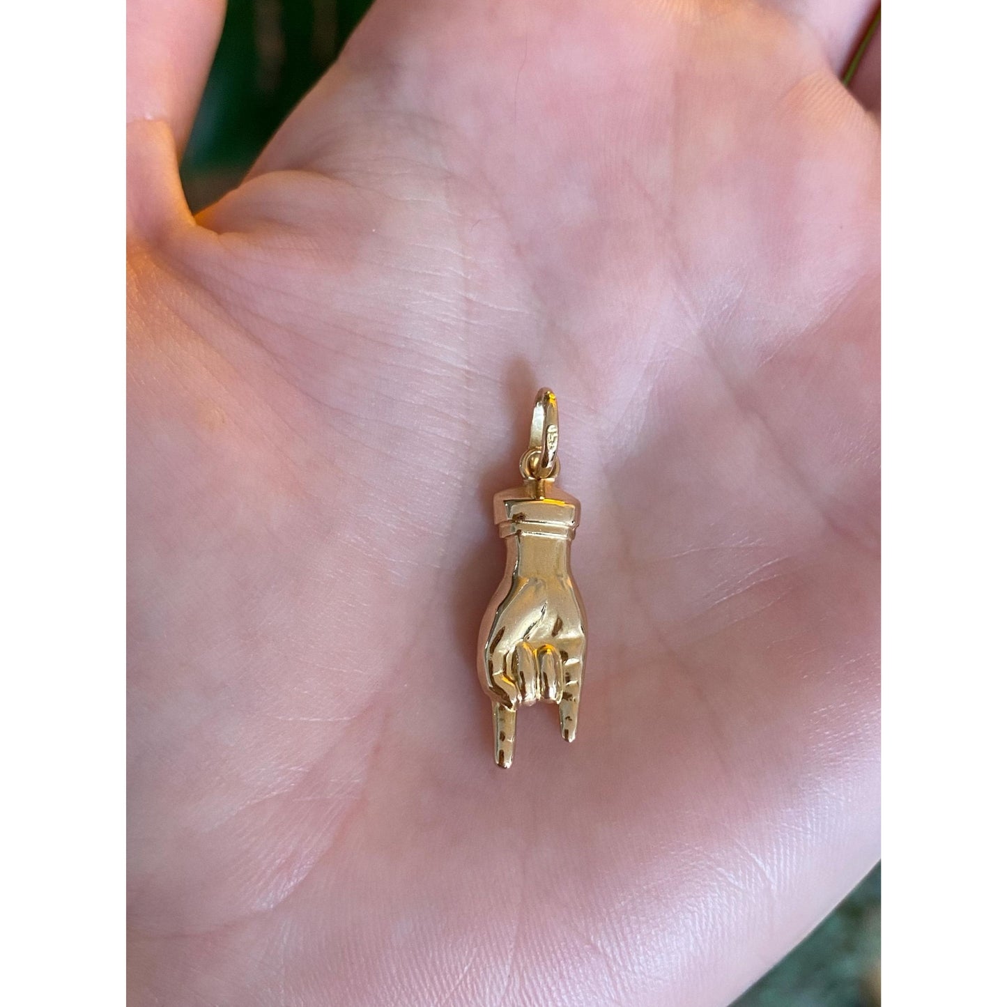 Vintage 18k Good Luck Hand Charm