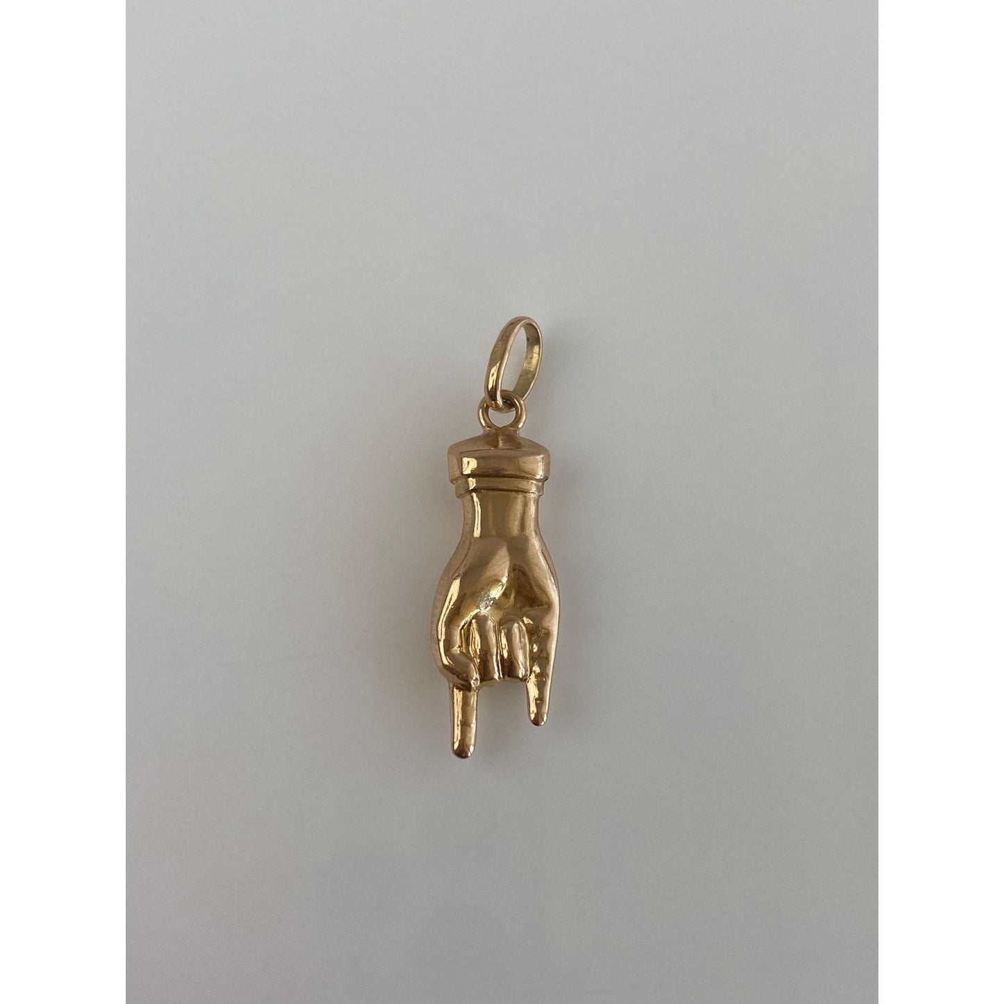 Vintage 18k Good Luck Hand Charm