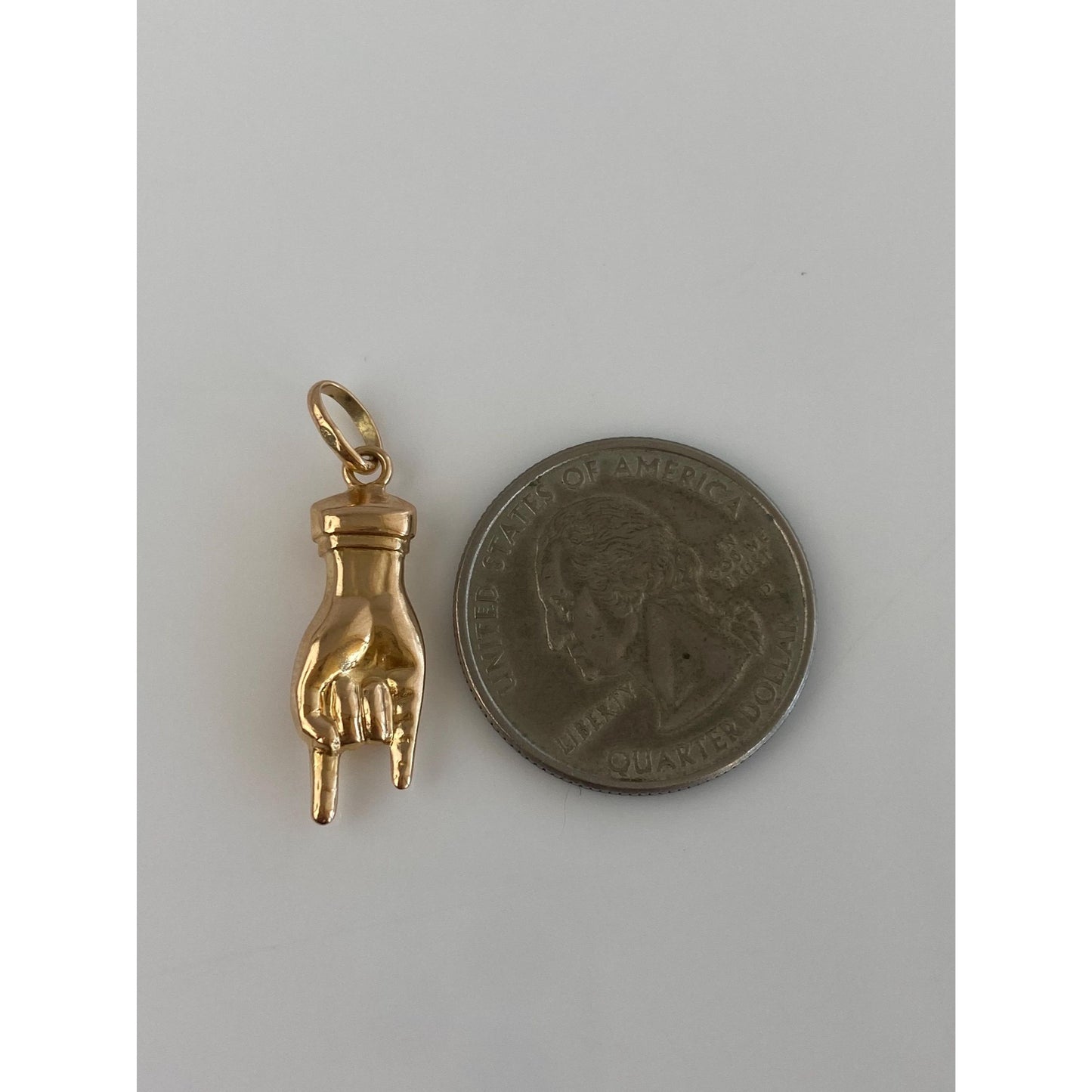Vintage 18k Good Luck Hand Charm