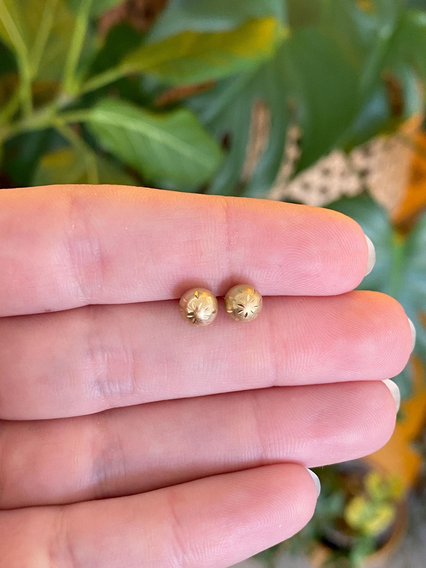 Vintage 14k Yellow Gold Diamond Cut Satin Gold Ball Stud Earrings