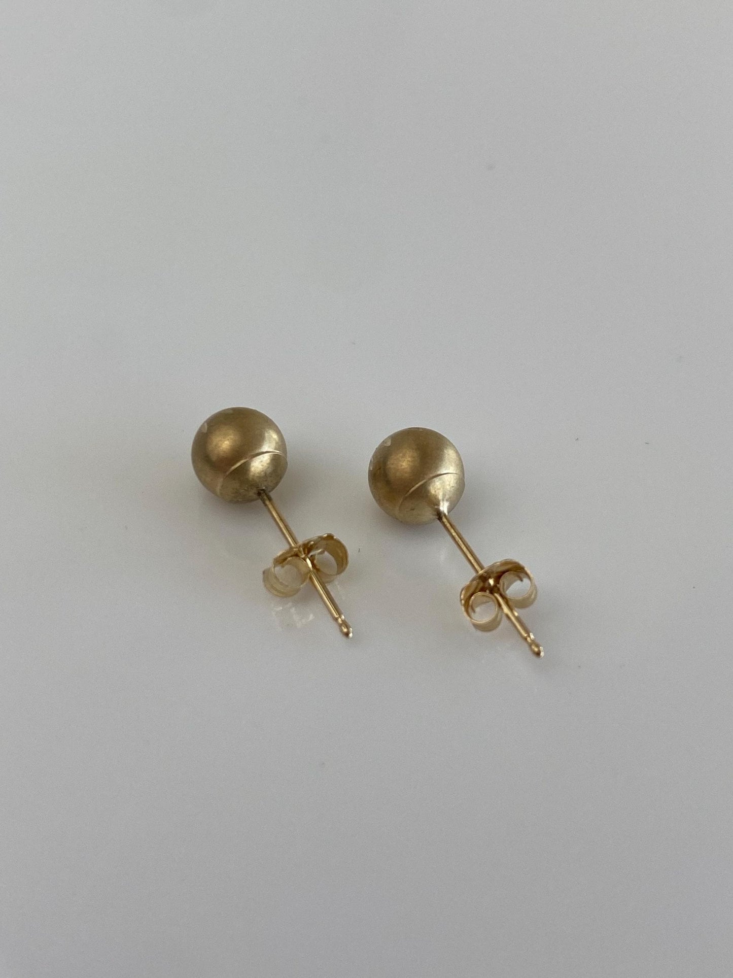Vintage 14k Yellow Gold Diamond Cut Satin Gold Ball Stud Earrings