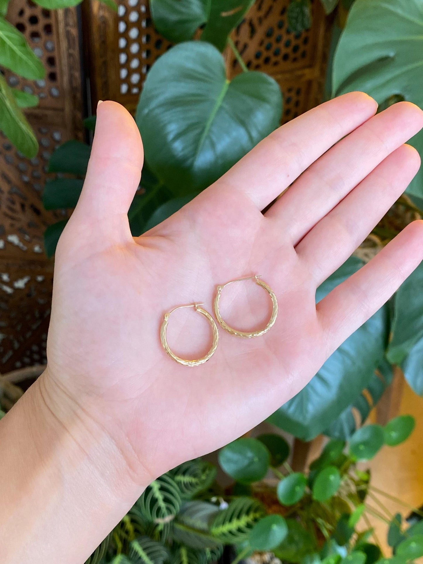 Vintage 10k Yellow Gold Hammered Texture Hoop Earrings