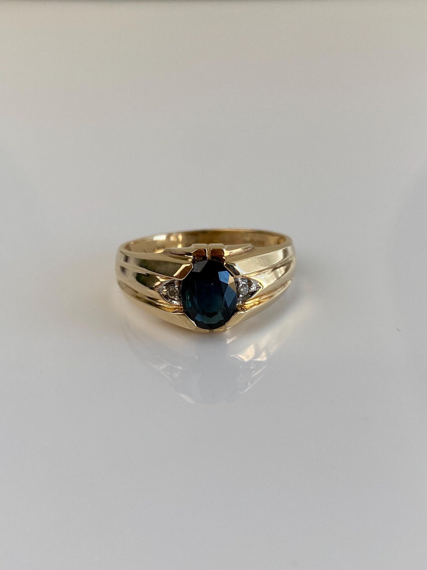 Vintage Solid 14k Yellow Gold Diamond Blue Sapphire Ring - Size 9.75