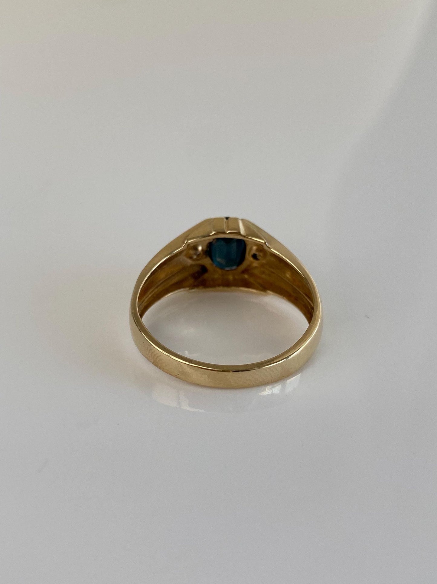 Vintage Solid 14k Yellow Gold Diamond Blue Sapphire Ring - Size 9.75