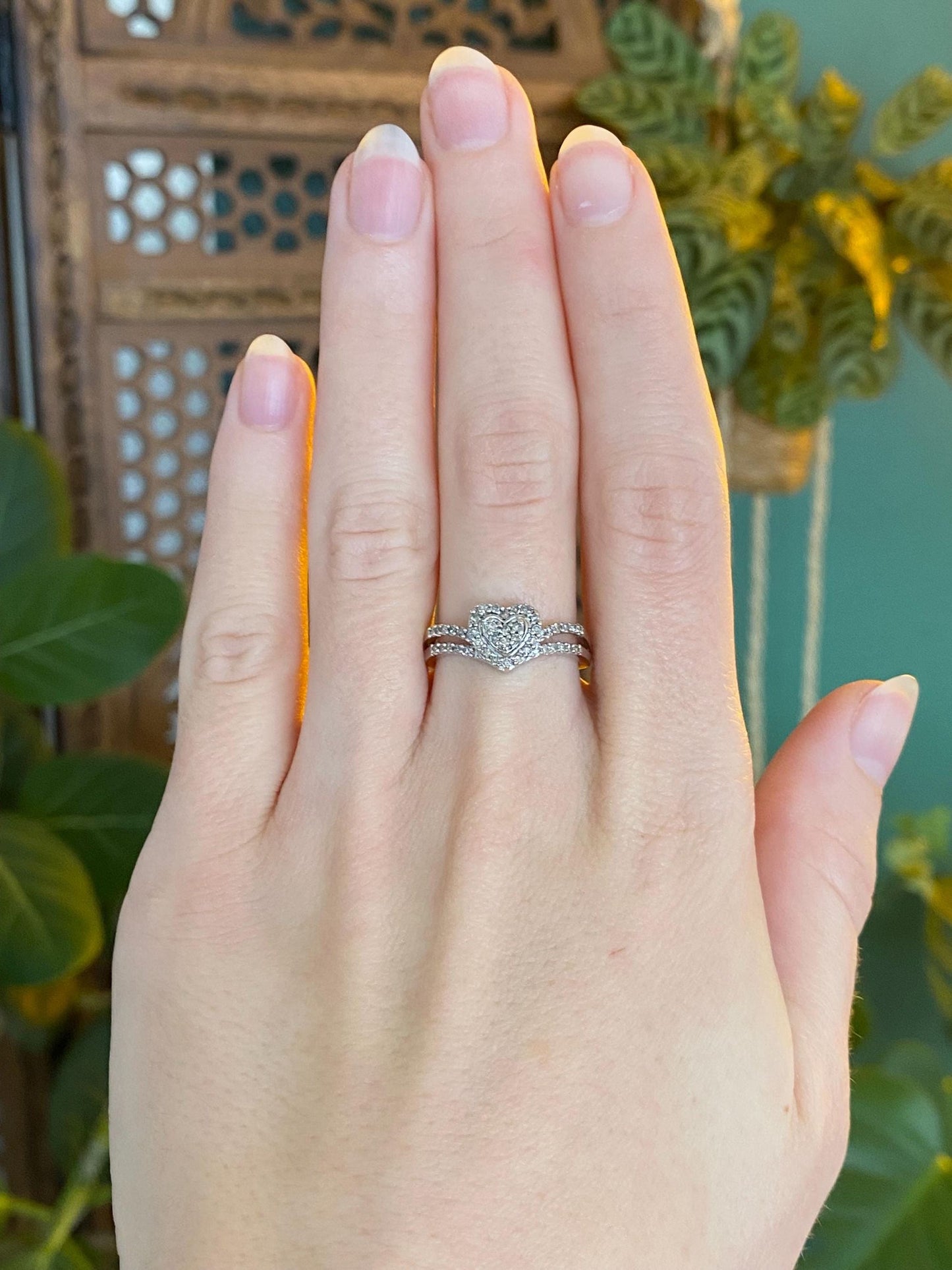 Vintage Solid 10k White Gold Diamond Heart Ring - Size 7.25