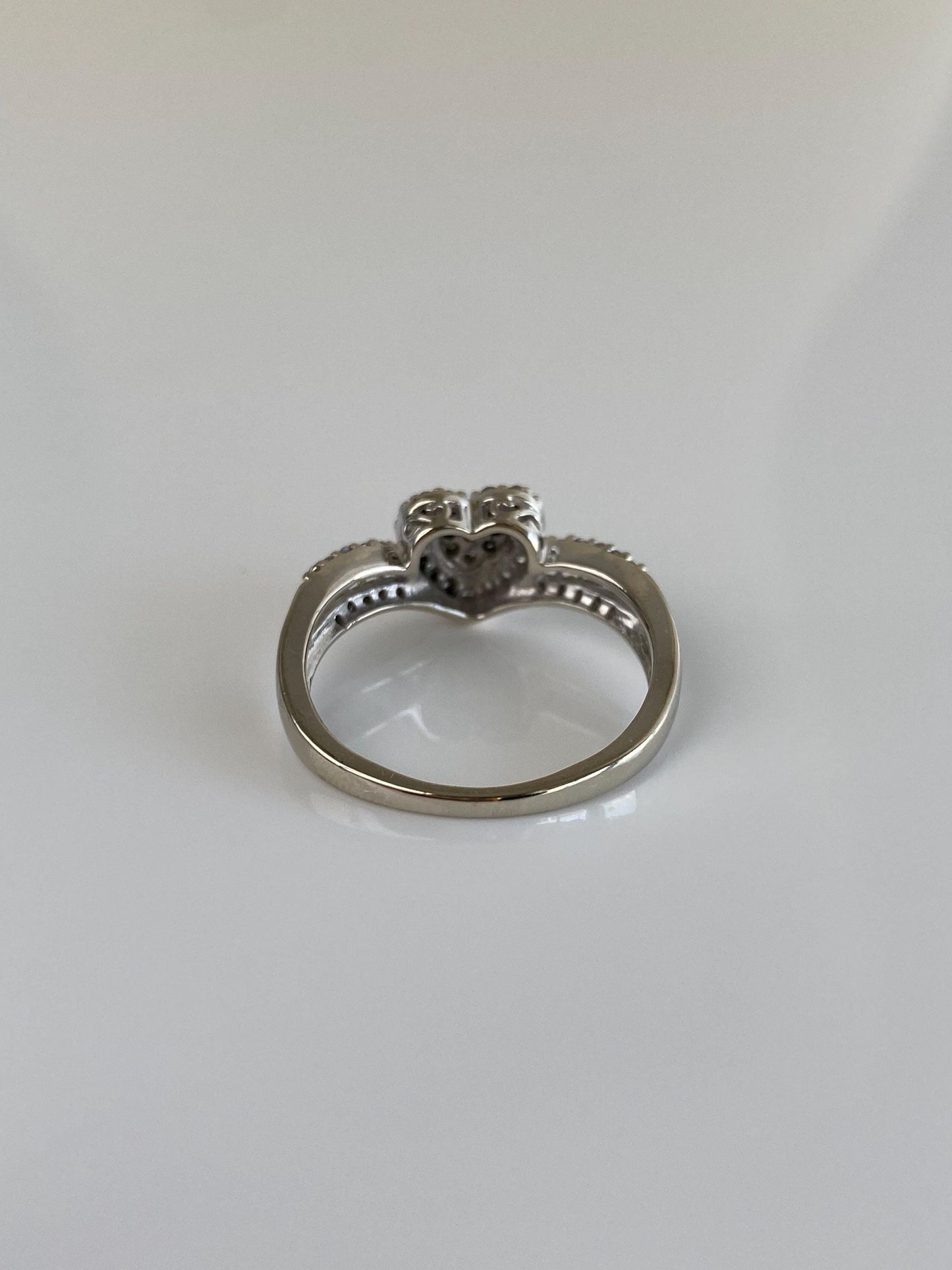 Vintage Solid 10k White Gold Diamond Heart Ring - Size 7.25