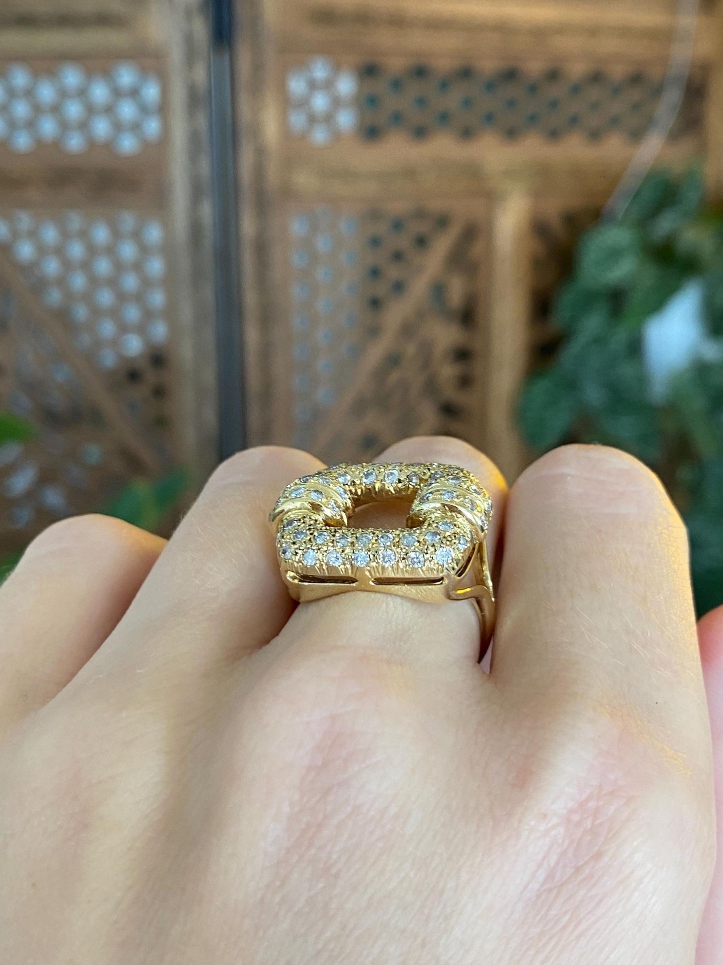 Vintage Solid 18k Yellow Gold Diamonds Buckle Ring - Size 7.25