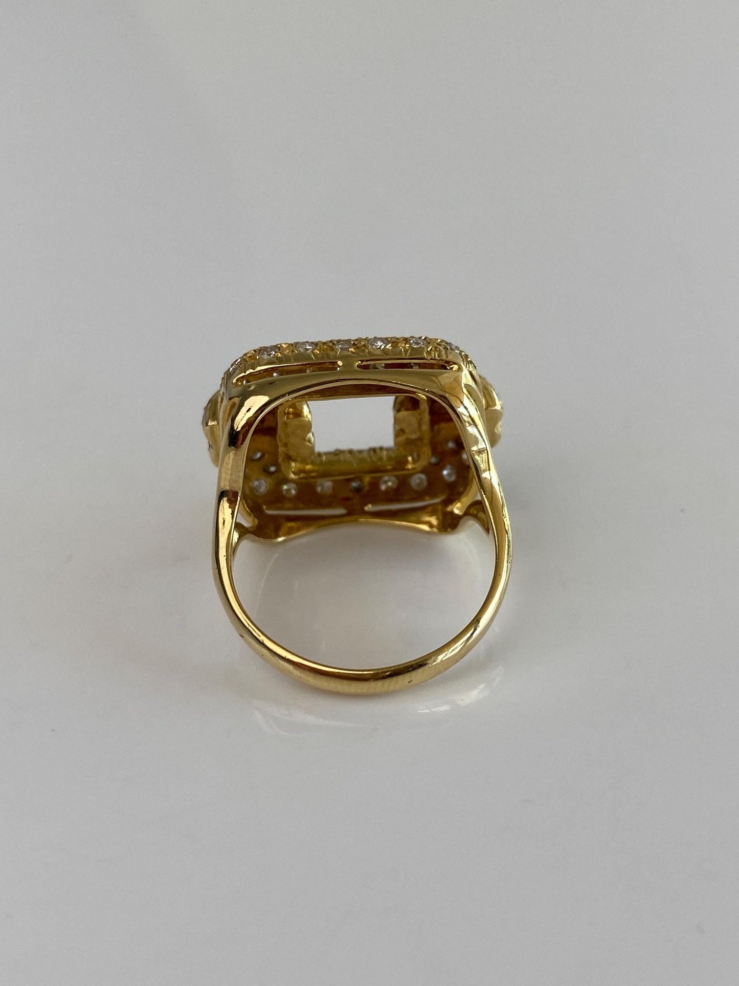 Vintage Solid 18k Yellow Gold Diamonds Buckle Ring - Size 7.25