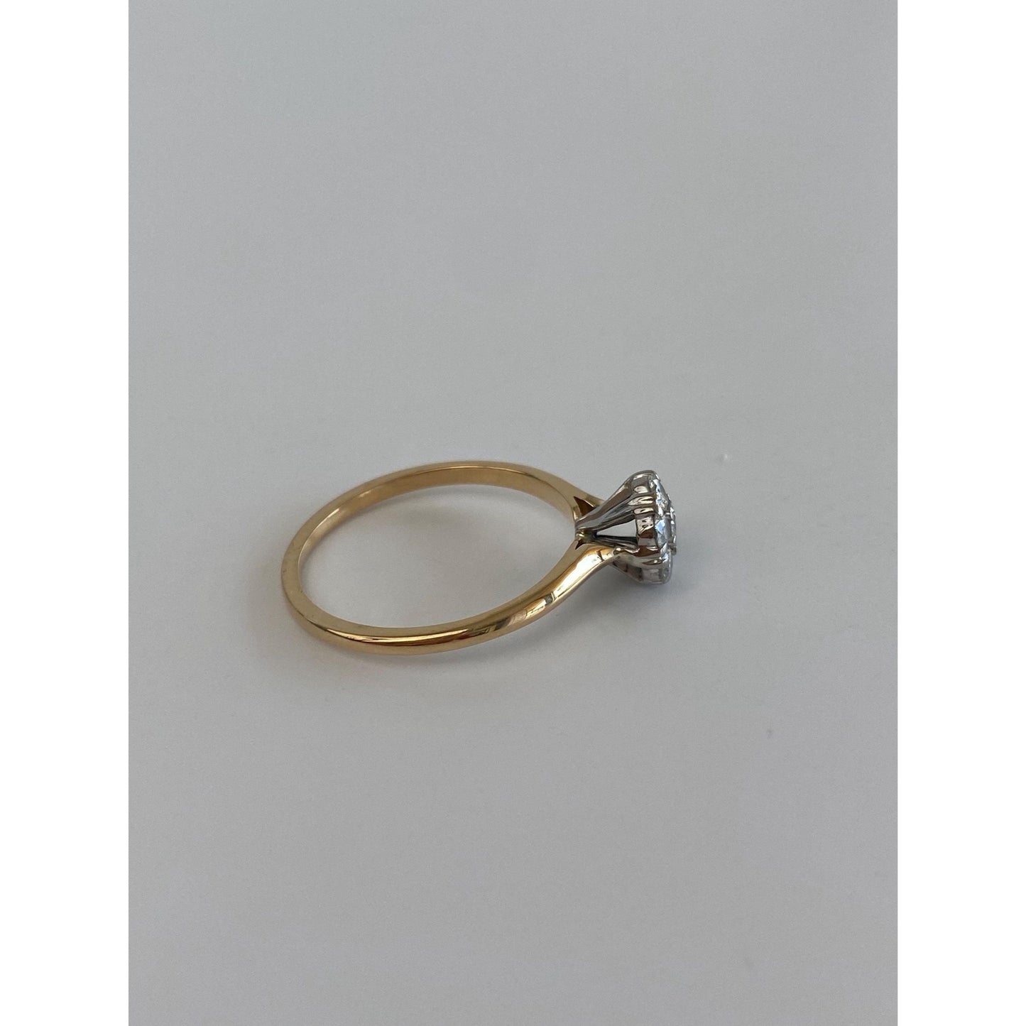 Vintage Solid 18k White & Yellow Gold Diamond Cluster Ring - Size 7.75