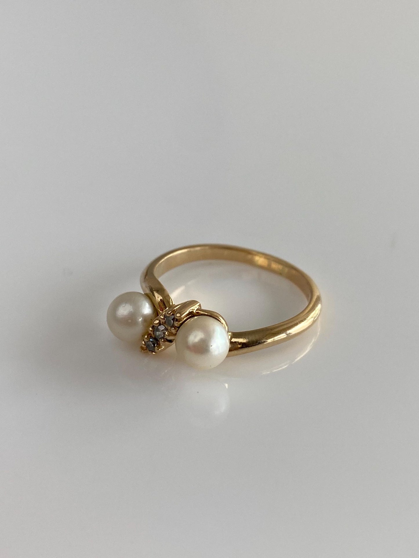 Vintage Solid 14k Yellow Gold Diamond Pearls Ring - Size 7