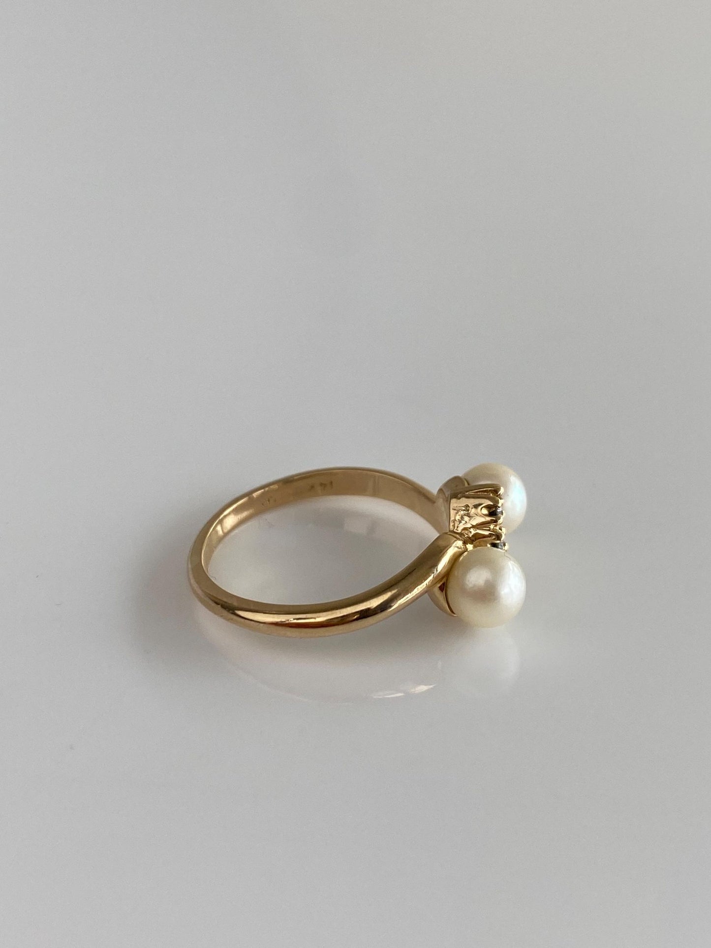 Vintage Solid 14k Yellow Gold Diamond Pearls Ring - Size 7