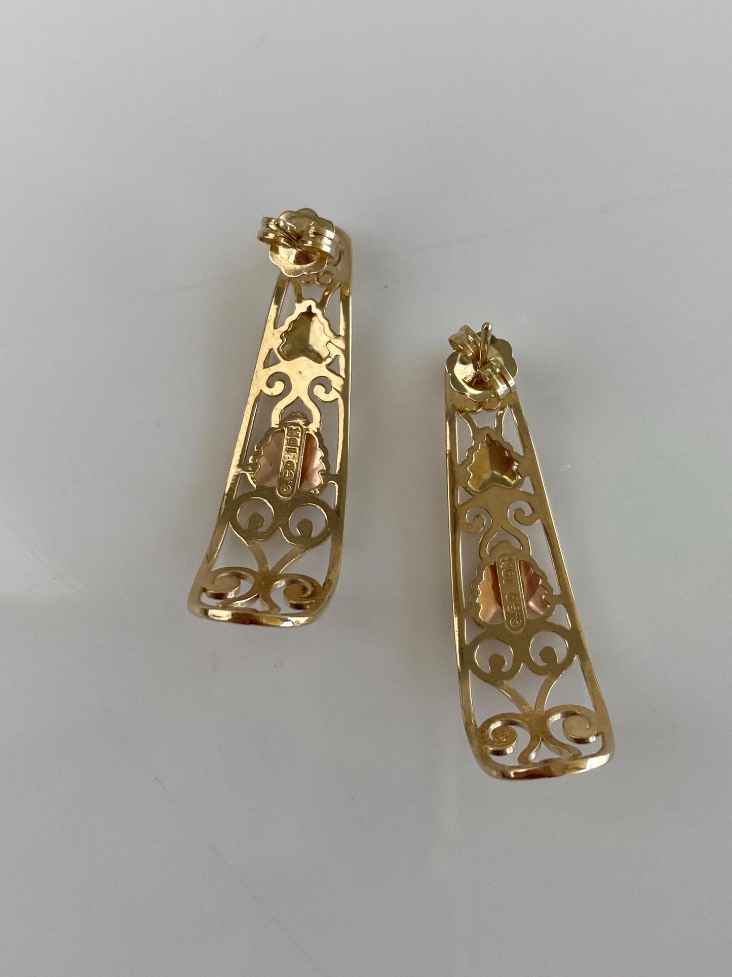 Vintage Solid 10k Black Hills Gold Leaves Drop Earrings