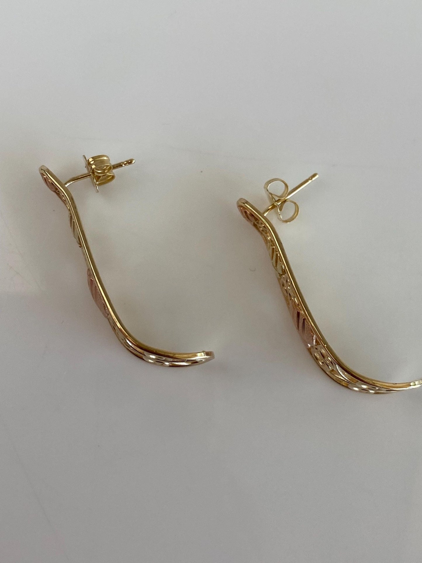 Vintage Solid 10k Black Hills Gold Leaves Drop Earrings