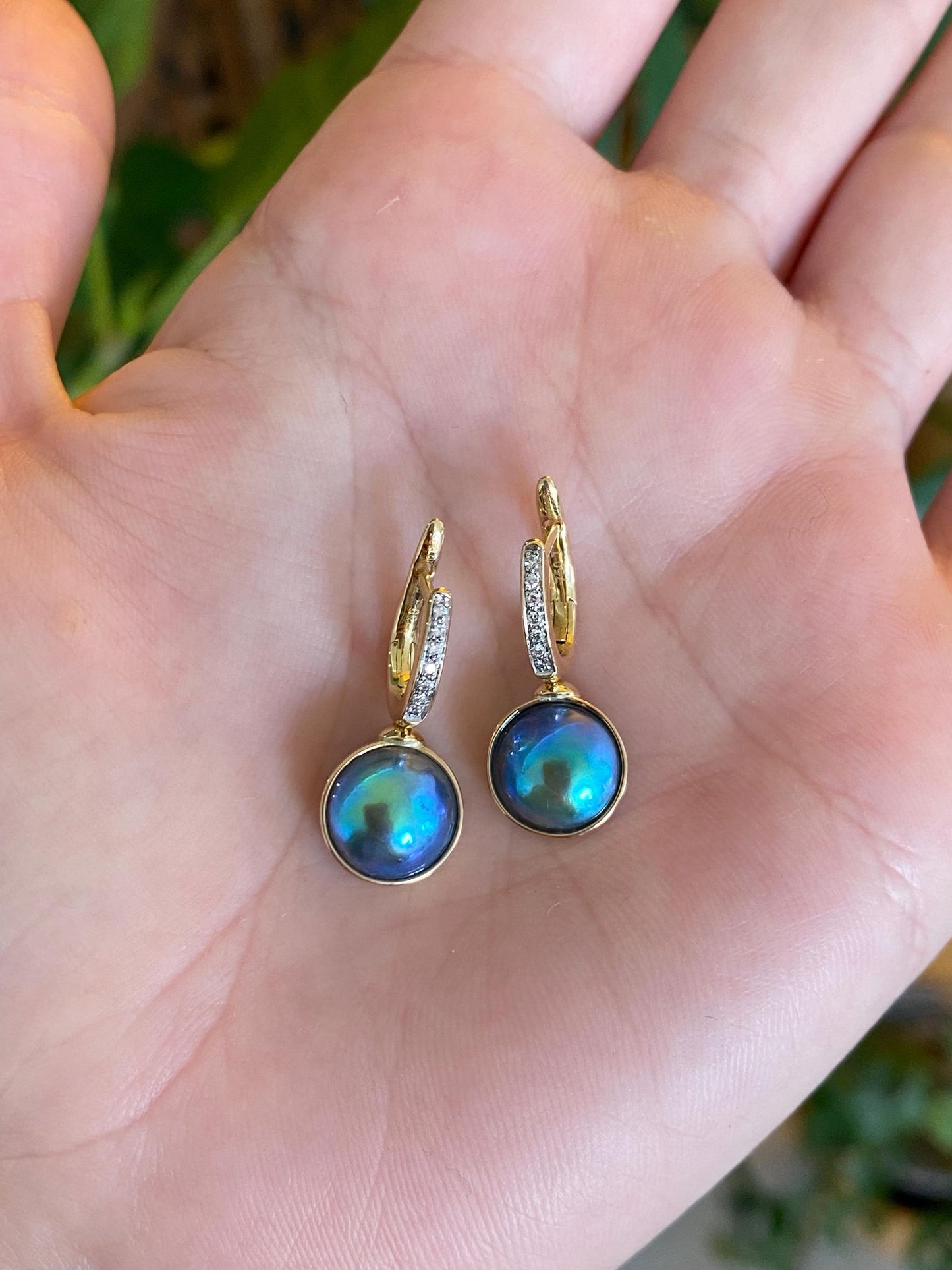 Vintage Solid 18k Yellow Gold Diamond Abalone Hoop Earrings