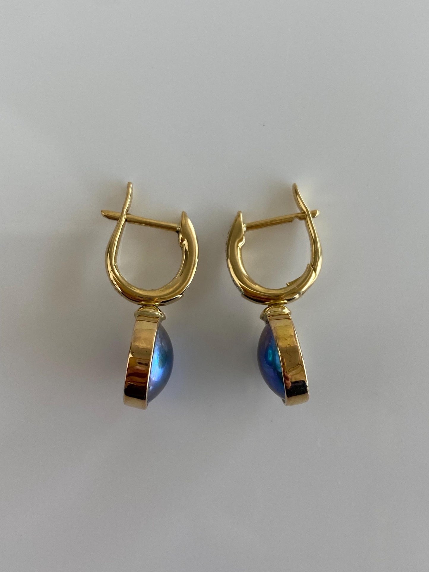 Vintage Solid 18k Yellow Gold Diamond Abalone Hoop Earrings