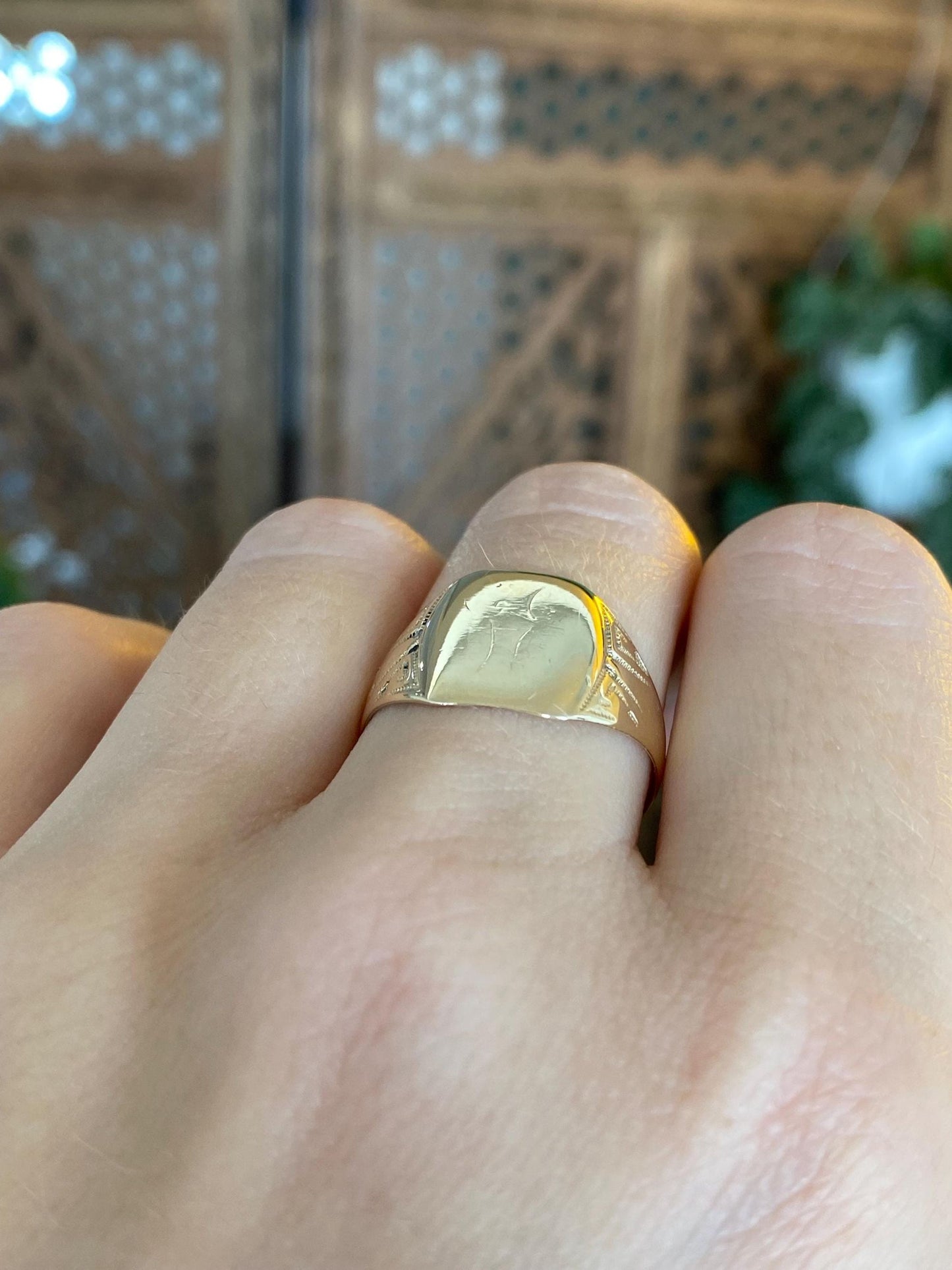 Vintage Solid 10k Yellow Gold Design Signet Ring - Size 9